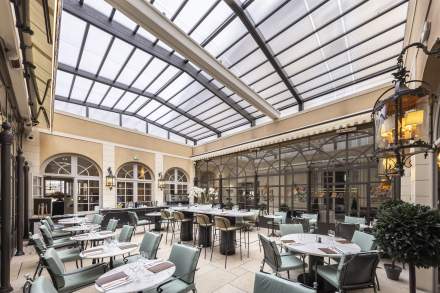 Brasserie Place des Epars à Chartres · Brasserie La Cour