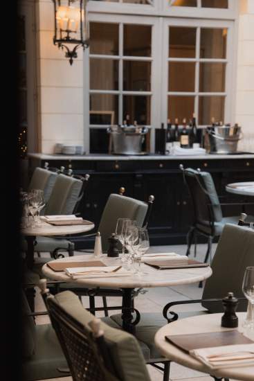 Brasserie Place des Epars à Chartres · Brasserie La Cour